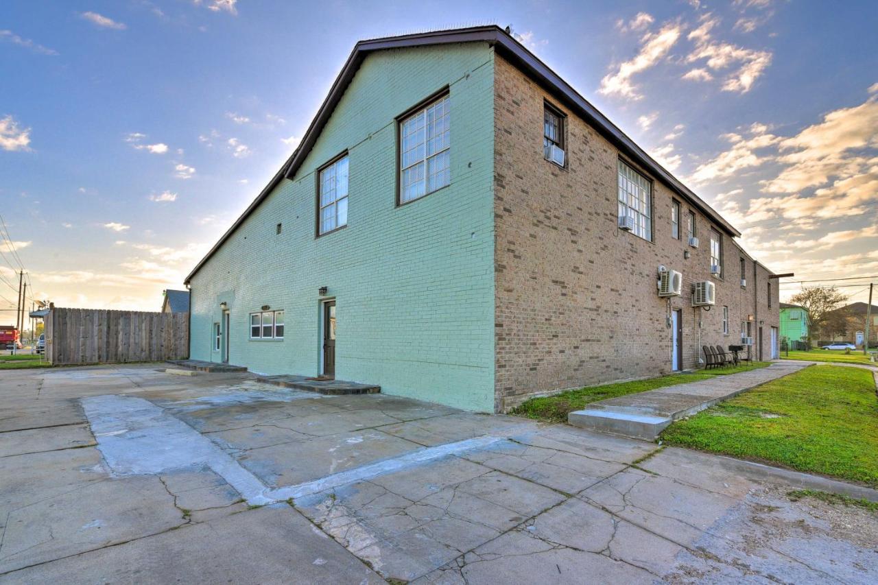 Beautiful Galveston Apt With Deck Less Than 3 Mi To Dtwn! Exterior photo